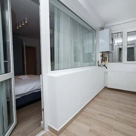 Modern - Subway Apartment